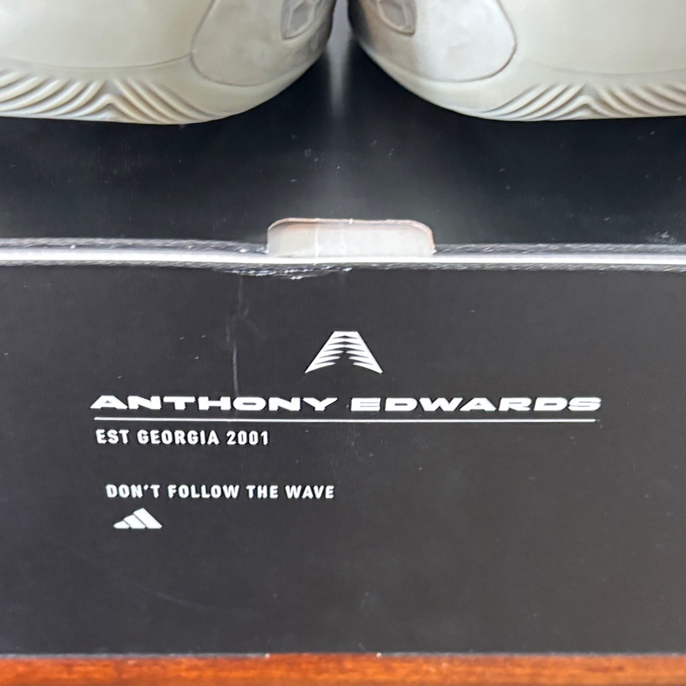 Anthony Edwards 1 low - Picture 7 of 9